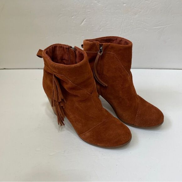 TOMS‎ FRINGE ANKLE BOOTS IN BROWN SUEDE - Picture 2 of 9